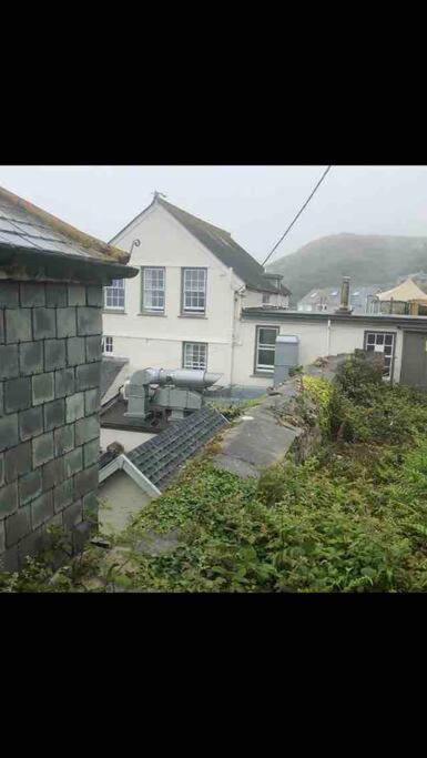 Amazing Seaside Loft Apartment With Sea Views . 세넨 코브 외부 사진