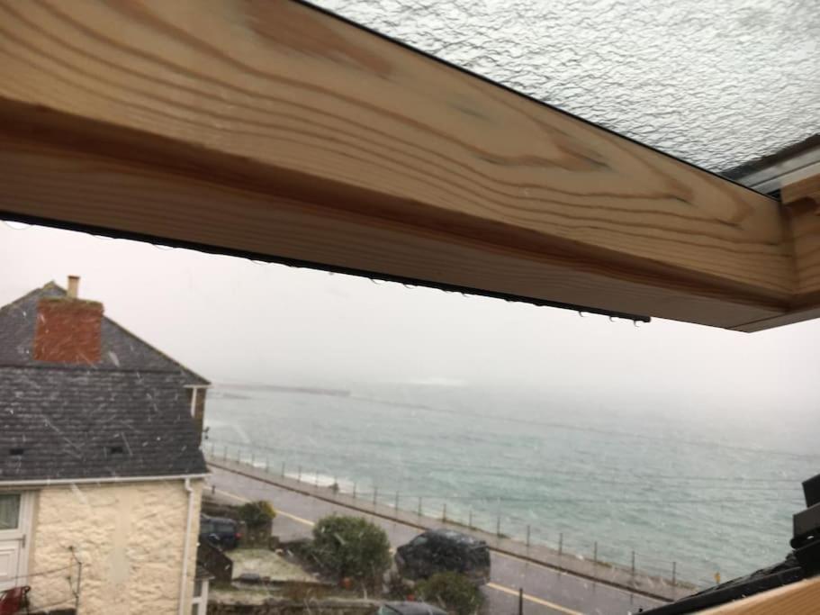 Amazing Seaside Loft Apartment With Sea Views . 세넨 코브 외부 사진