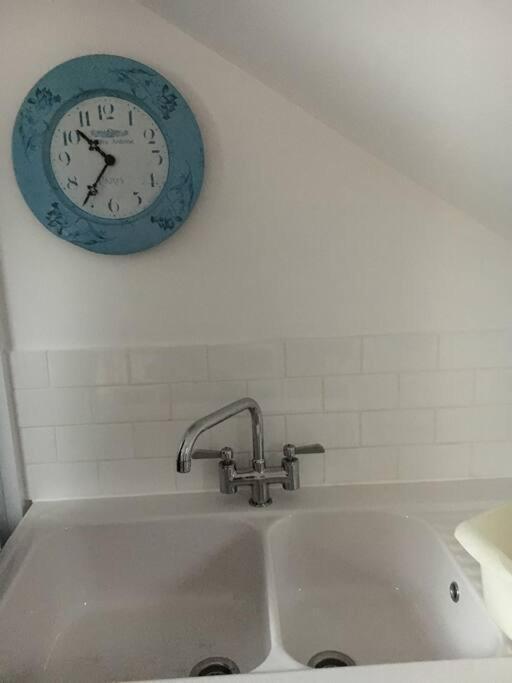Amazing Seaside Loft Apartment With Sea Views . 세넨 코브 외부 사진